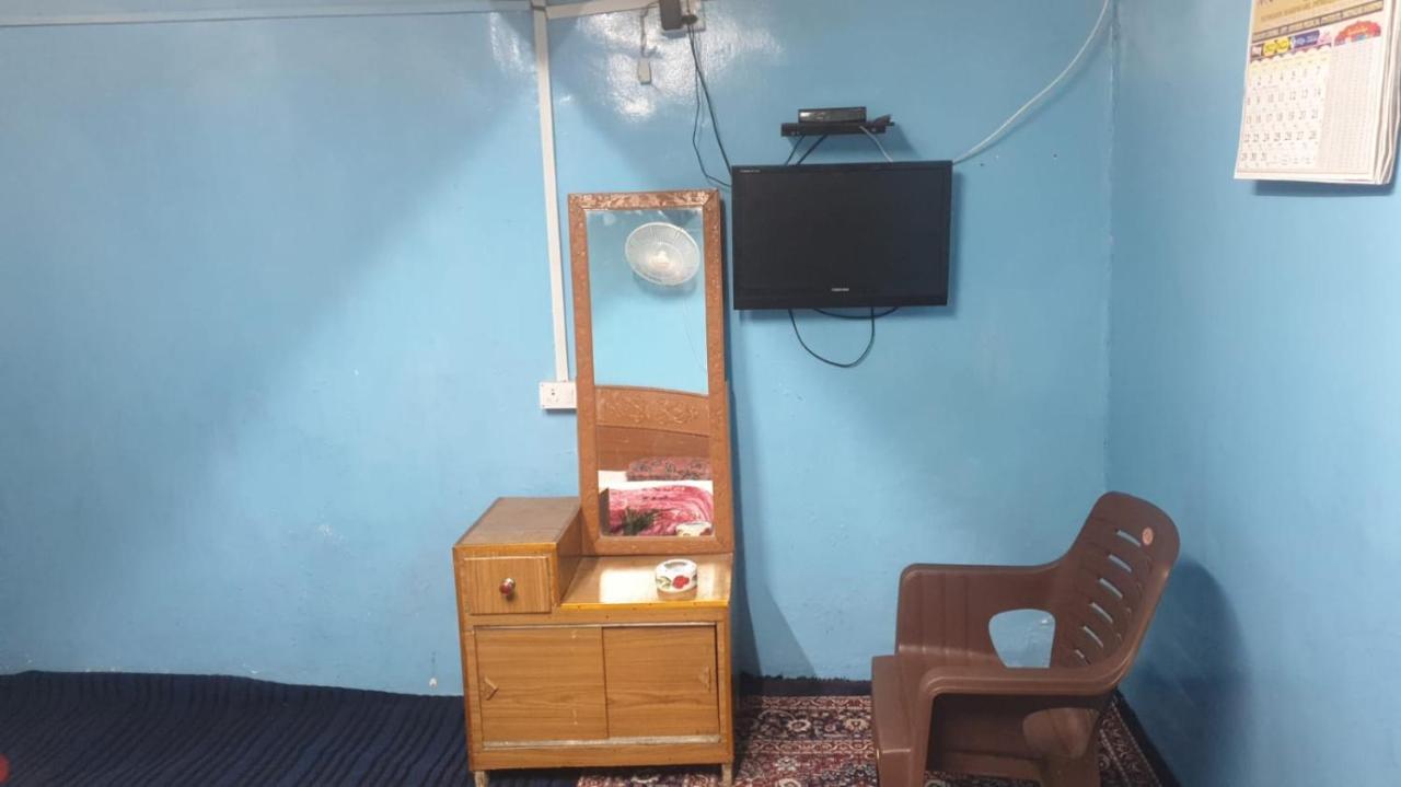Srīnagar Lake Boulevard Guest House מראה חיצוני תמונה